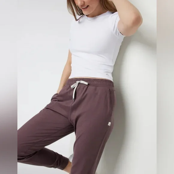 EUC Vuori Performance Joggers Size Medium Heathered Purple - Picture 2 of 11